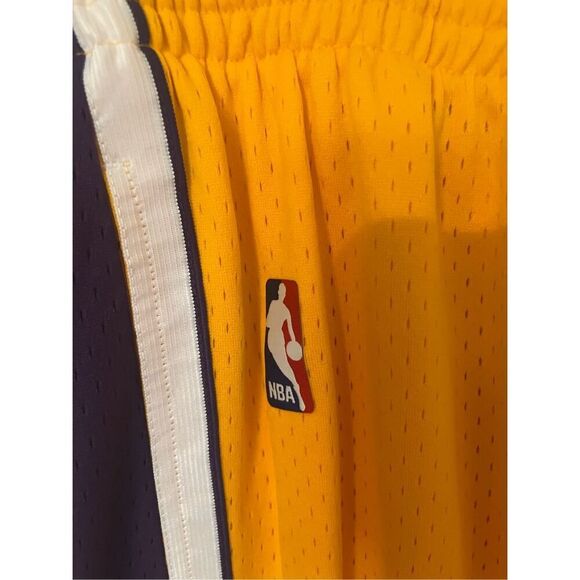 Men's Gold Los Angeles Lakers 2009/10 Hardwood Classics Swingman Basketball Shor - Picture 4 of 10